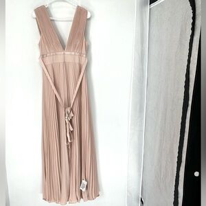 ASOS NWT pleated maxi dress women’s 6